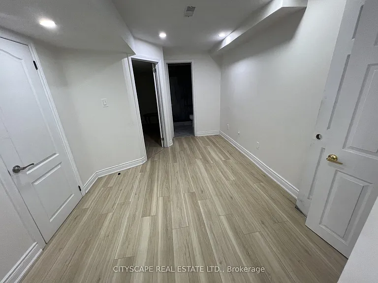637 Dolly Bird Ln #BASEMENT — Photo 3