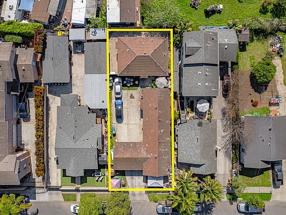 3rd image of 420 S Canada St #A-b