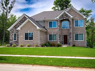 5468 Morgan Lake Dr, Clarkston, MI 48348