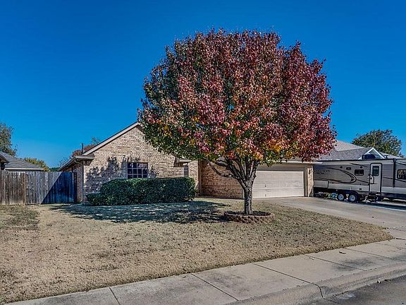 3rd image of 732 Sandgate Dr
