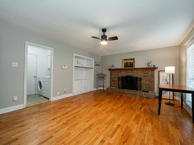2nd living area / Optional office / 5th bedroom
