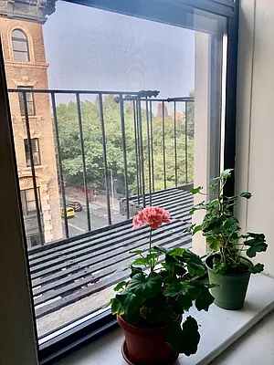 Rented by Buchbinder & Warren | media 19