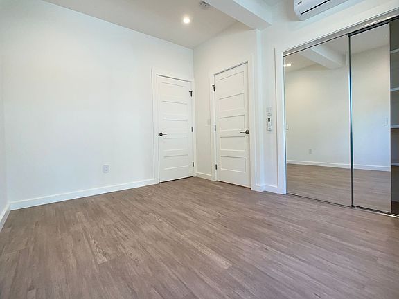 4th image of 1654 Union Ave #12