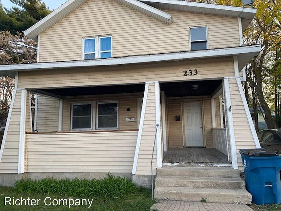 1st image of 233 Barnett St NE #1