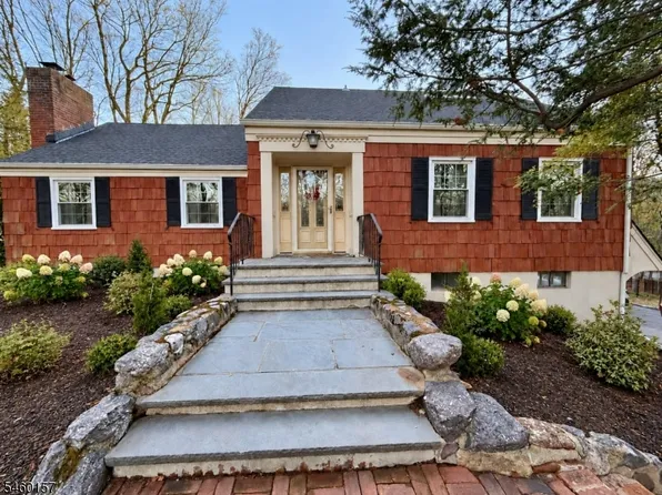 3 Gravel Hill Rd, Kinnelon Boro, NJ 07405
