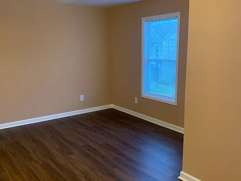2179 Executive Dr — Photo 14