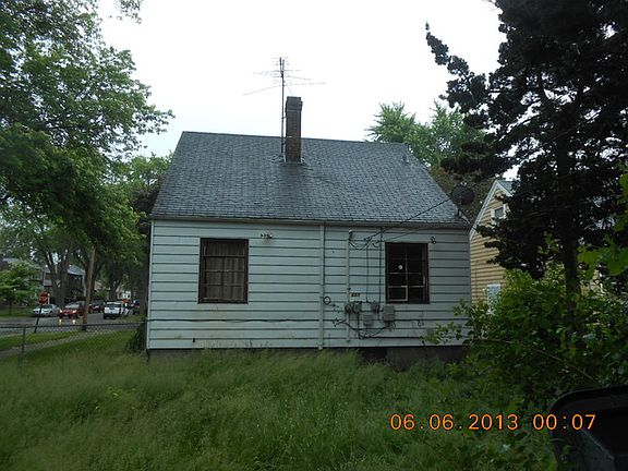 2nd image of 151 W 142nd St