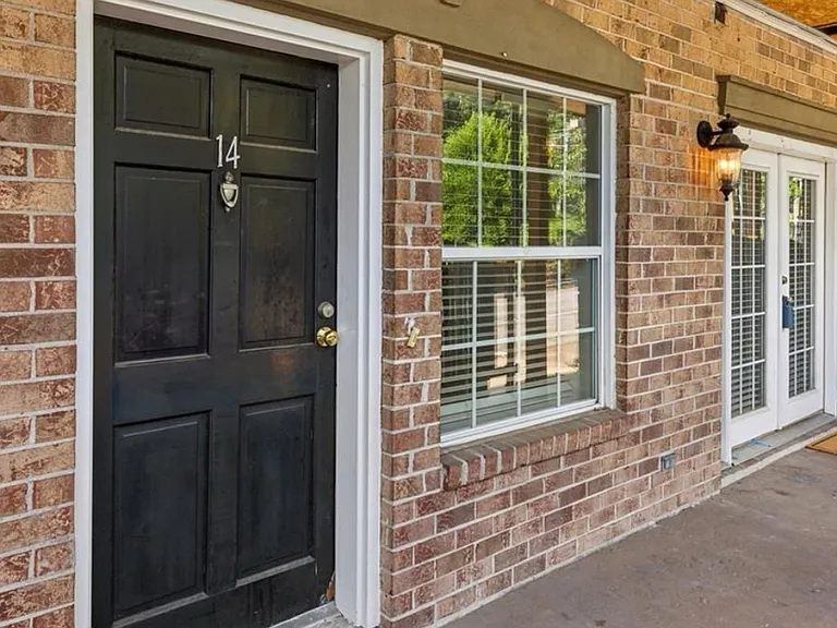 6980 Roswell Rd #B14 — Photo 2