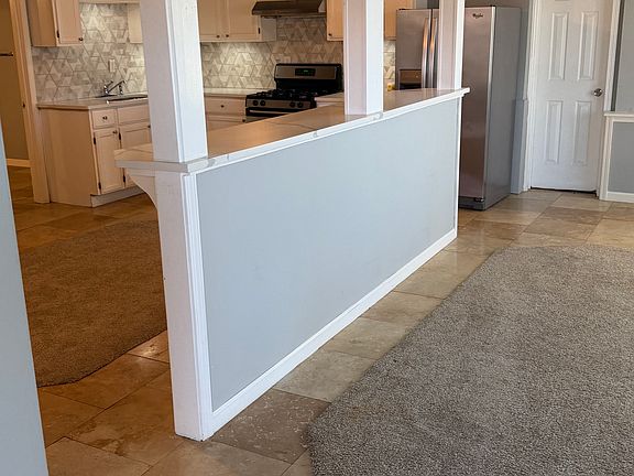 2nd image of 225 Elliott St #225B