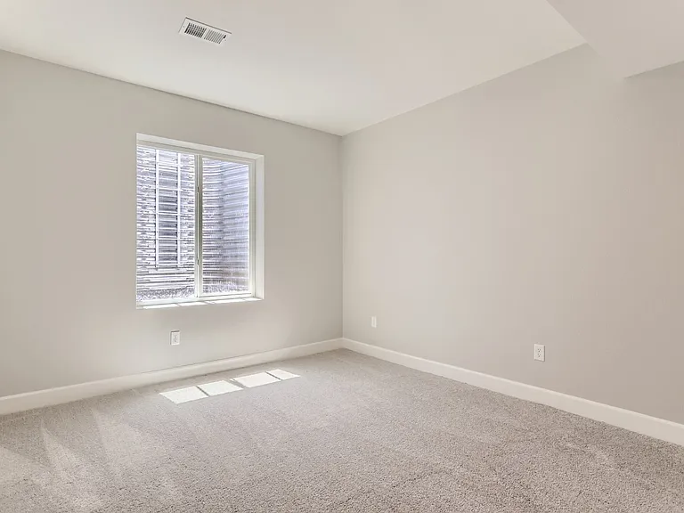 6302 N Fulton St — Photo 24