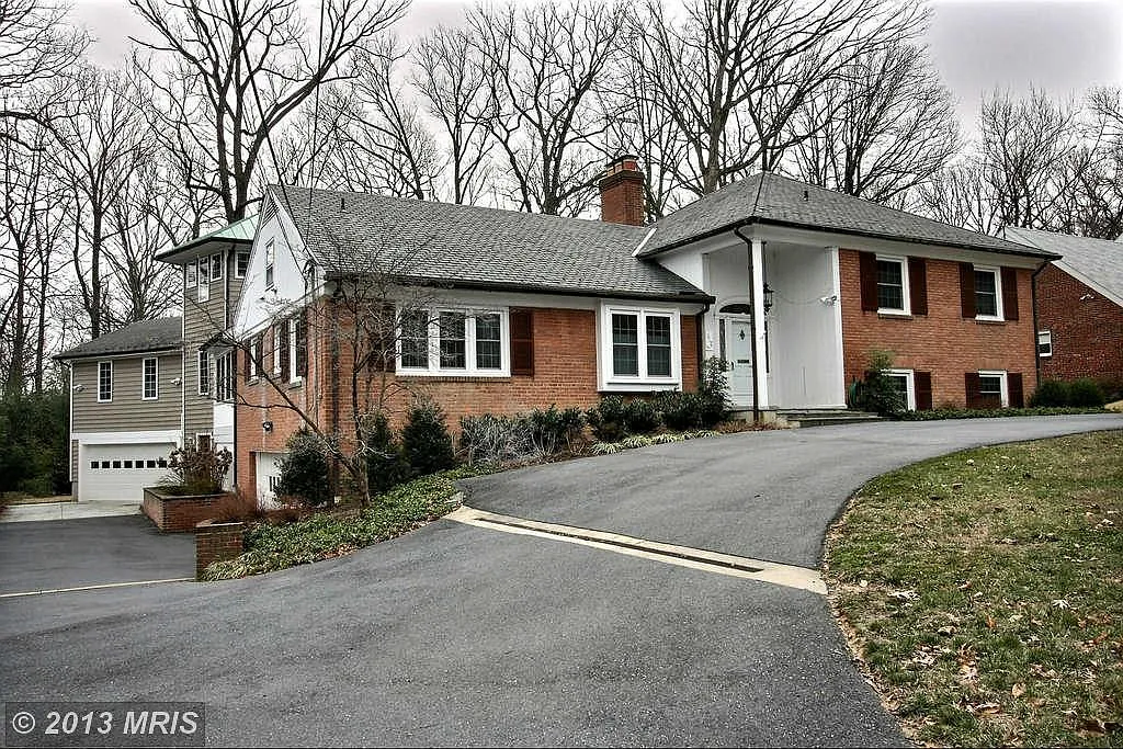 3913 Commander Dr — Photo 1