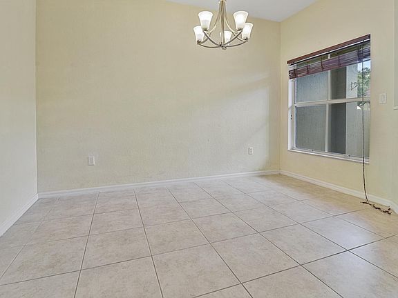 5th image of 273 Lake Monterey Cir