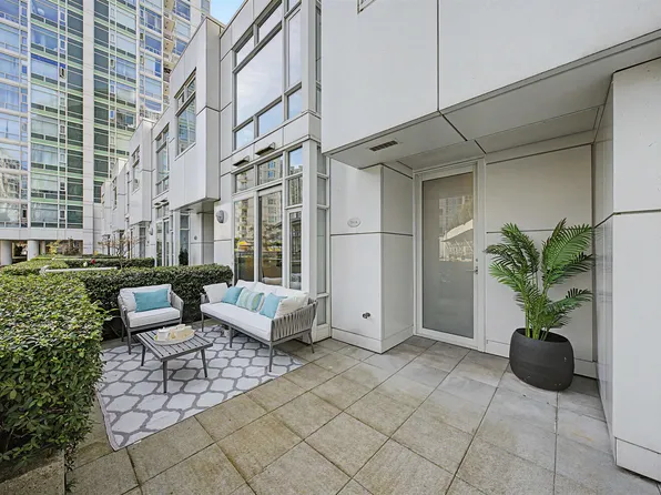 1199 Marinaside Cres #Townhouse A, Vancouver, BC V6Z 2Y2