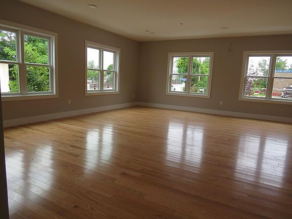 4th image of 157 Hancock St Unit 3
