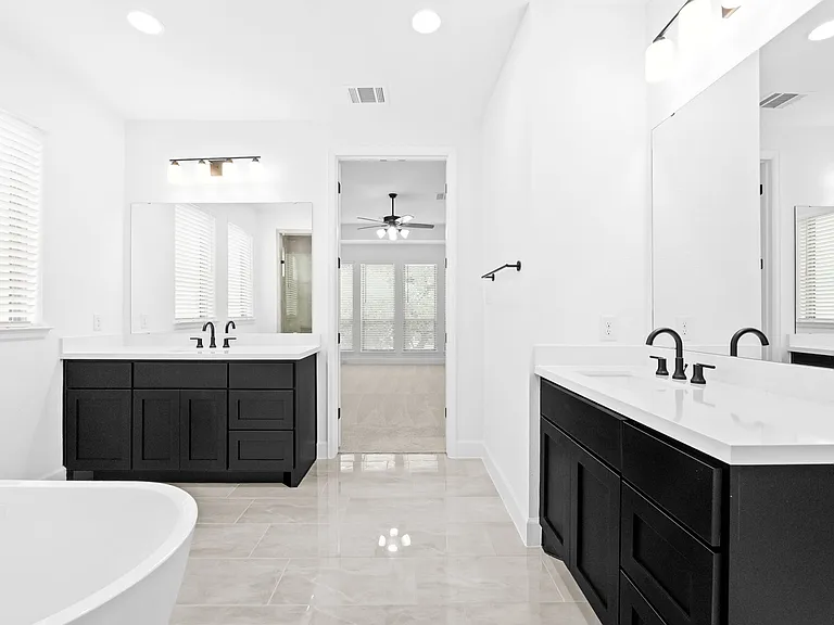 310 Barton Crk — Photo 32
