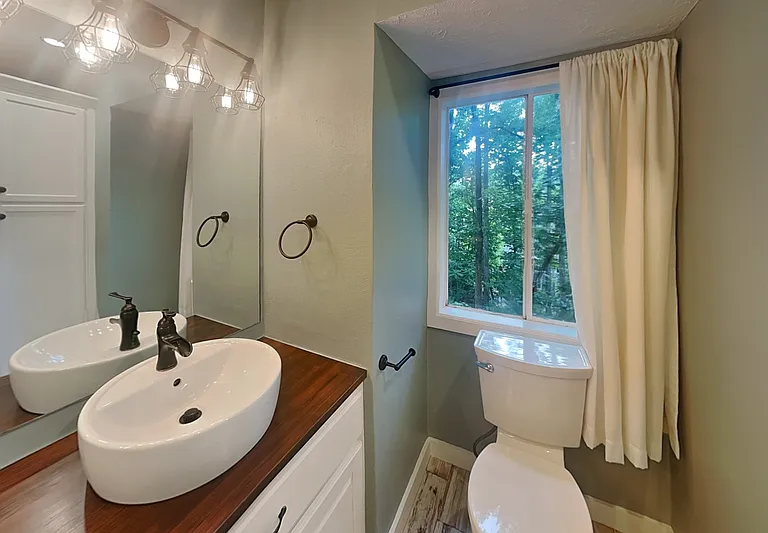 4623 Huntridge Dr NE — Photo 22