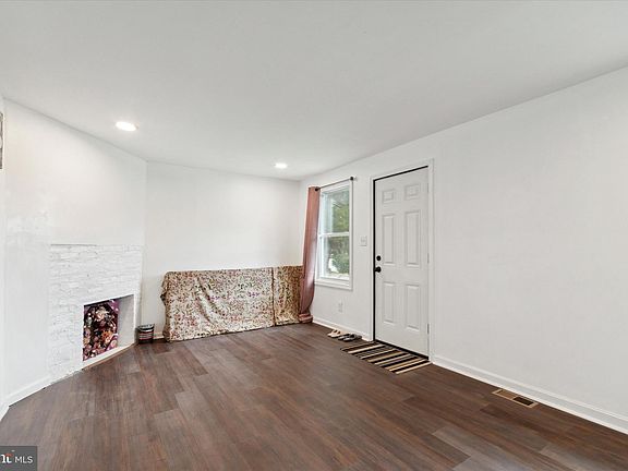3rd image of 2305 Clearview Ave