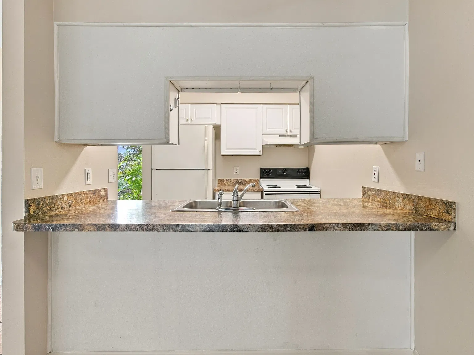 2 bed, 825 sqft, $1,350 — Photo 4
