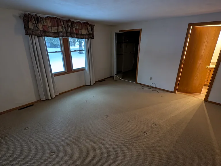 510 Emann Dr — Photo 15