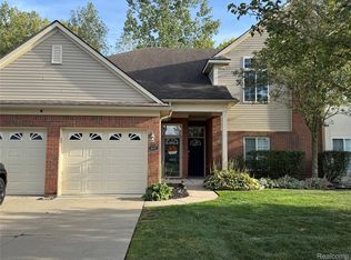 14202 Shadywood Dr, Sterling Heights, MI 48312