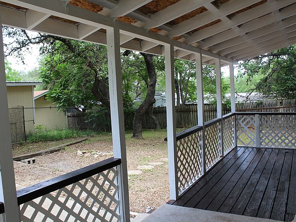 5th image of 416 Dreamland Dr