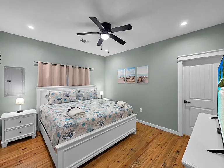 1032 Sunset Cir W — Photo 29