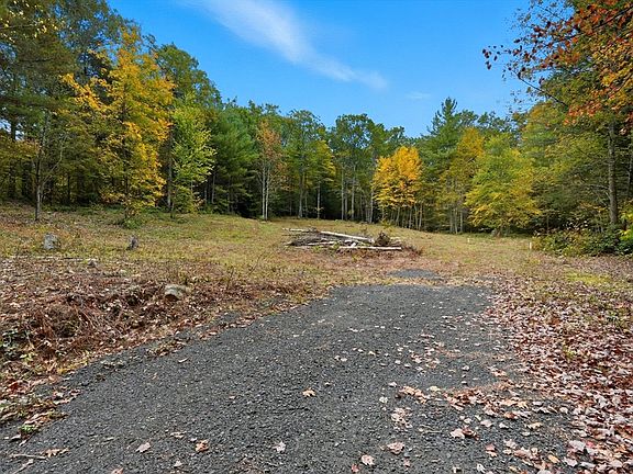 3rd image of 115 Crooked Ledge Rd
