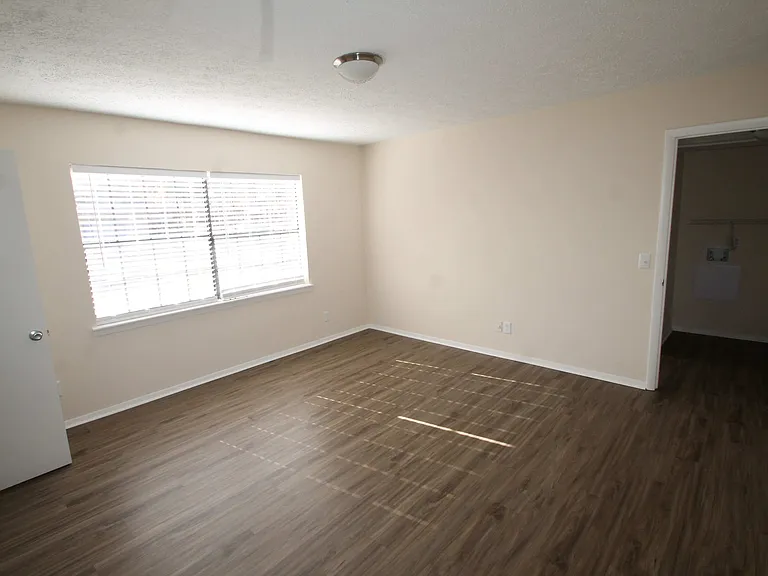 425 Tibet Ave #H — Photo 8
