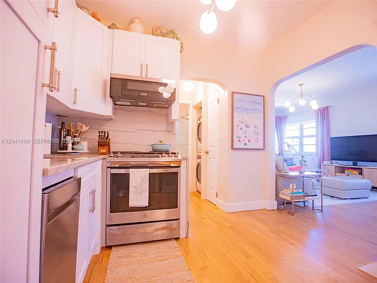 1559 Meridian Ave #208 — Photo 9