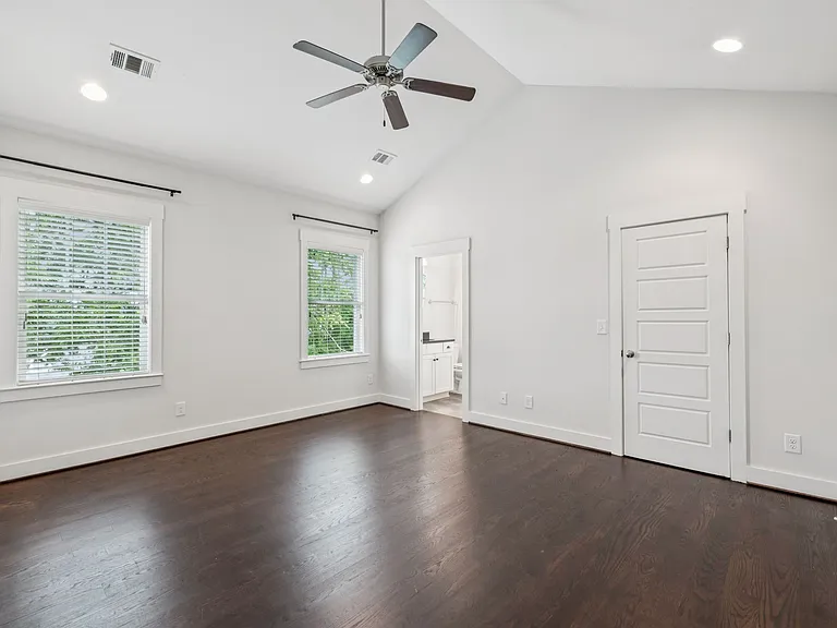 4704B Michigan Ave — Photo 23