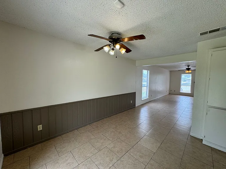 2515 Bermuda Dr — Photo 8