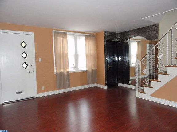 3rd image of 4508 Oakmont St
