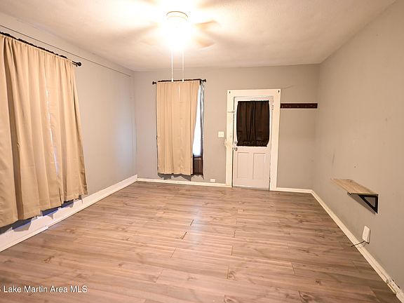 3rd image of 205 S Davis Ave
