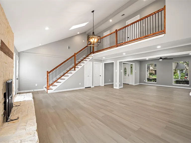 14015 Cleobrook Dr — Photo 7