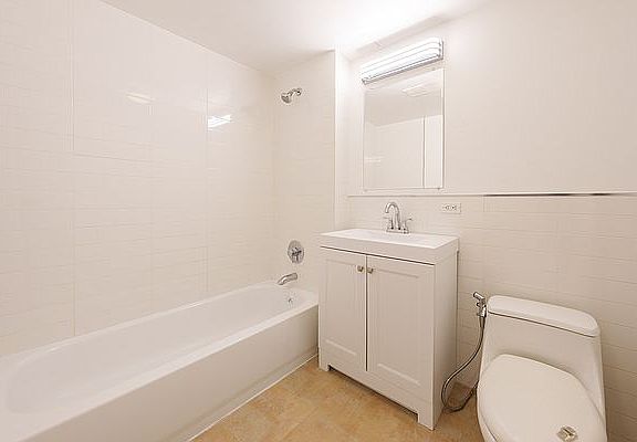 4th image of 313 W 119th St #3C