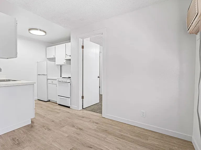 Roosevelt Apartments — Photo 8