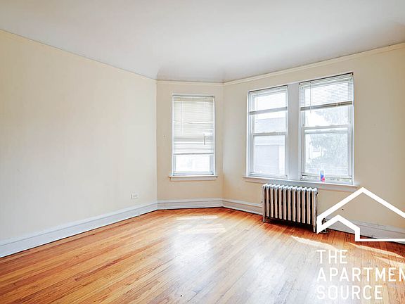 5th image of 2946 N Albany Ave APT 2W
