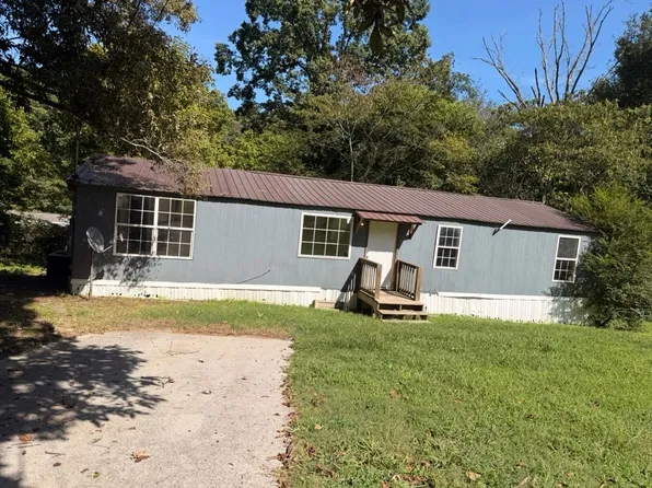 106 Rosenwald St, Rossville, GA 30741