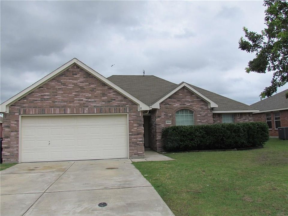 1st image of 2804 Plantation Dr