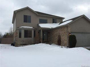 2129 Camelot Dr, Troy, MI
