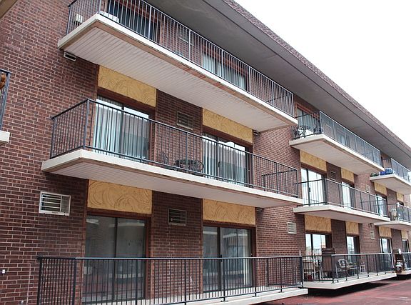 2nd image of 9540 Mayfield Ave #213