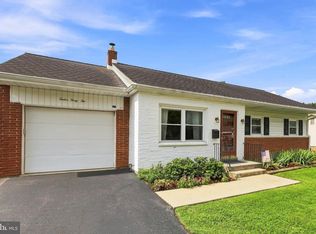 1242 Marie Ave, Ephrata, PA 17522