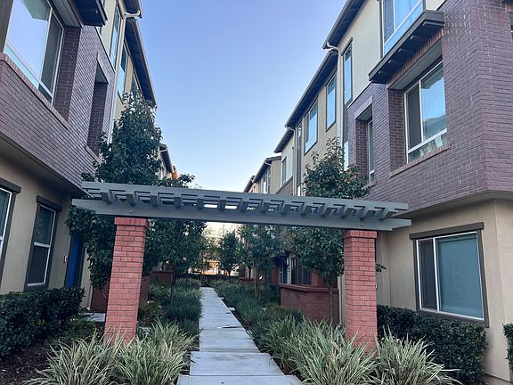 4th image of 1130 Tangerine Dr