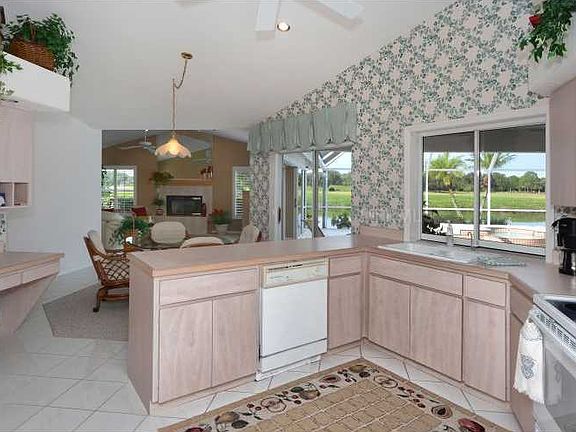 5th image of 574 Khyber Ln