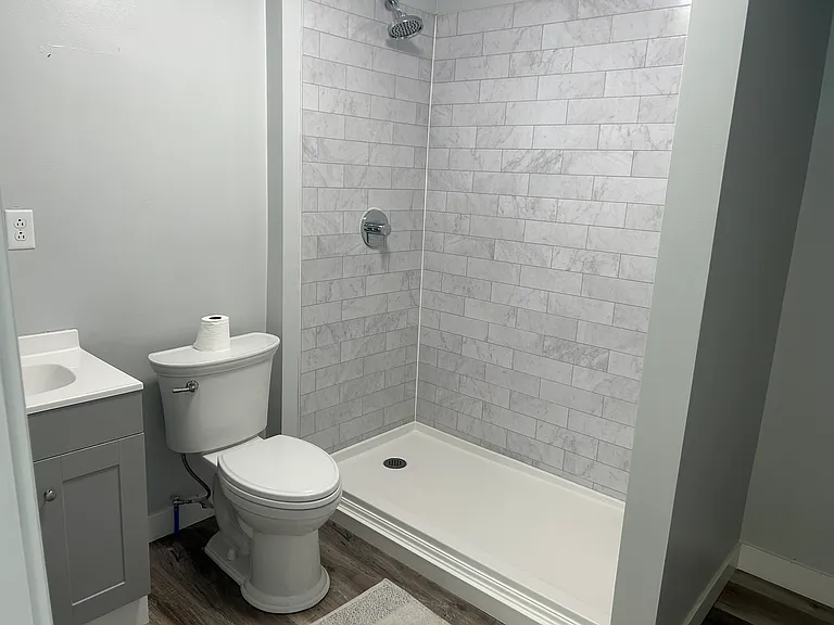 310 N Warren Ave — Photo 9