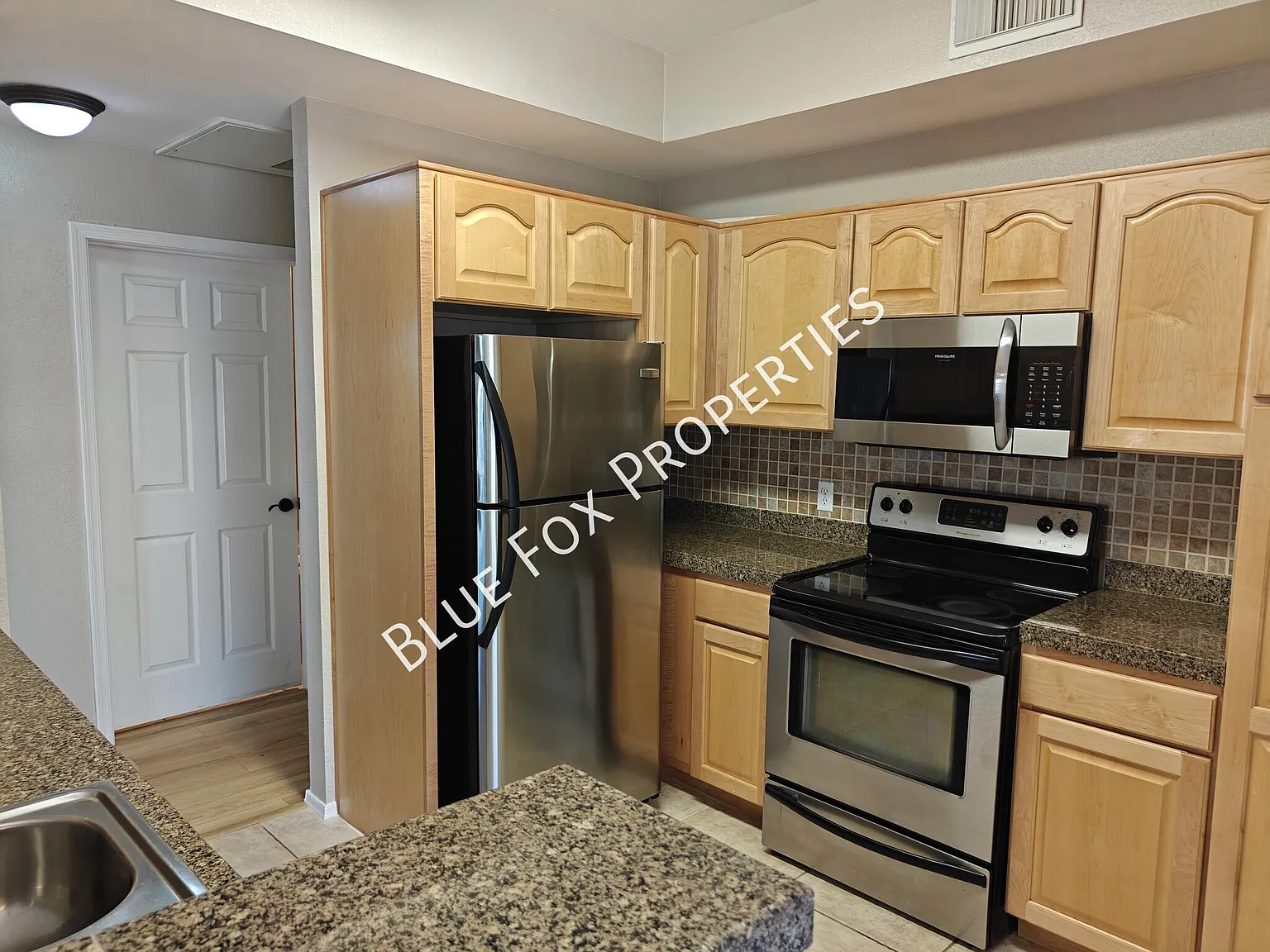 2 Bedroom, 2 Bathroom Condo in La Reserve — Photo 3