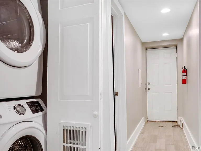 109 Leicester Ct #1 — Photo 7