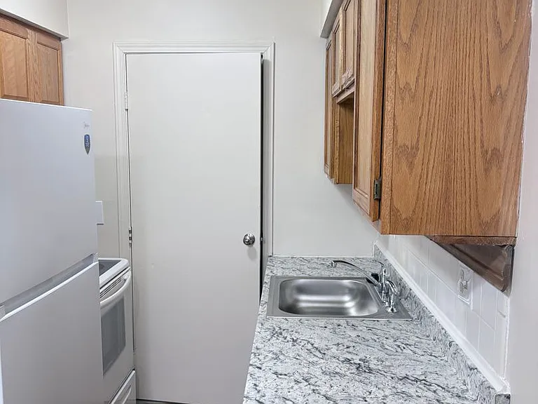 1197 S Alex Rd #C — Photo 2