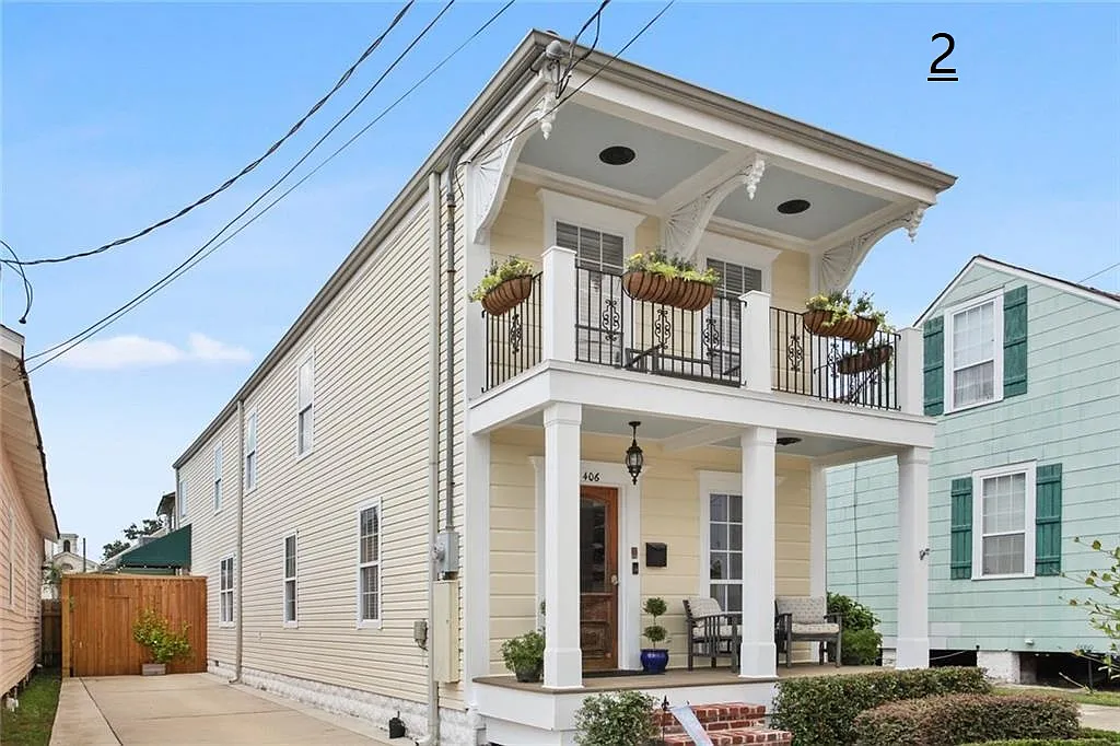 406 Newton St — Photo 2