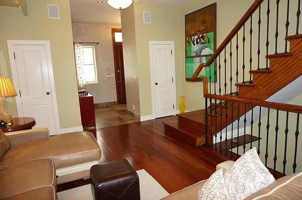 Sold by Realmart Realty LLC | media 18